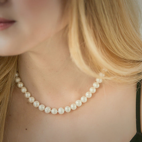 Classic Freshwater Pearl Necklace and Earrings Gift Set - Capsul