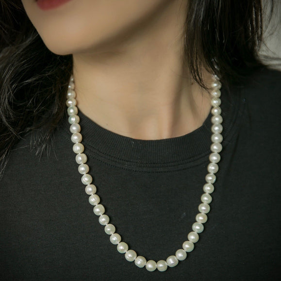Classic Freshwater Pearl Necklace with Magnetic Clasp and pearl studs gift Set - Capsul